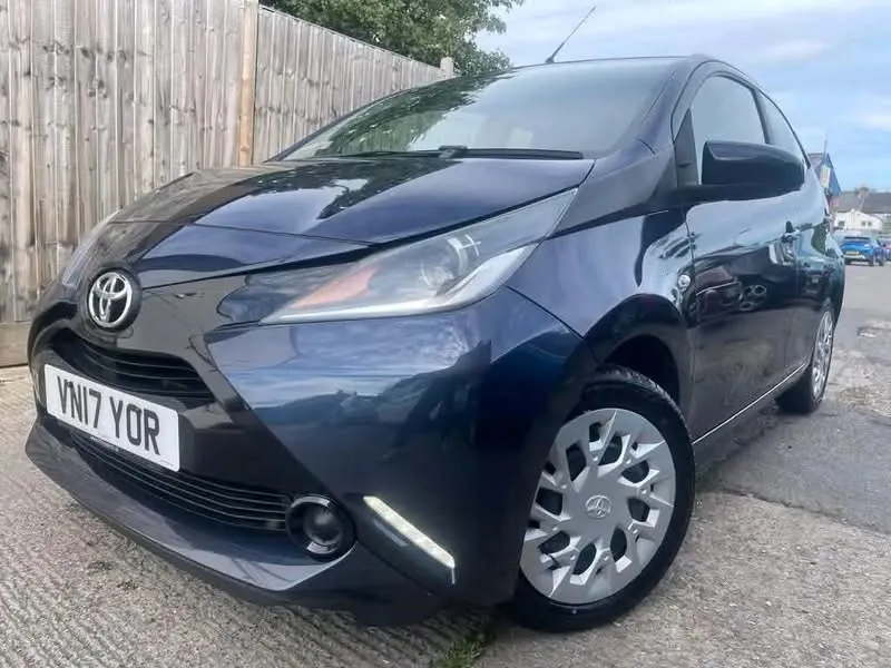Dark blue Toyota Aygo, front three-quarter view from the nearside